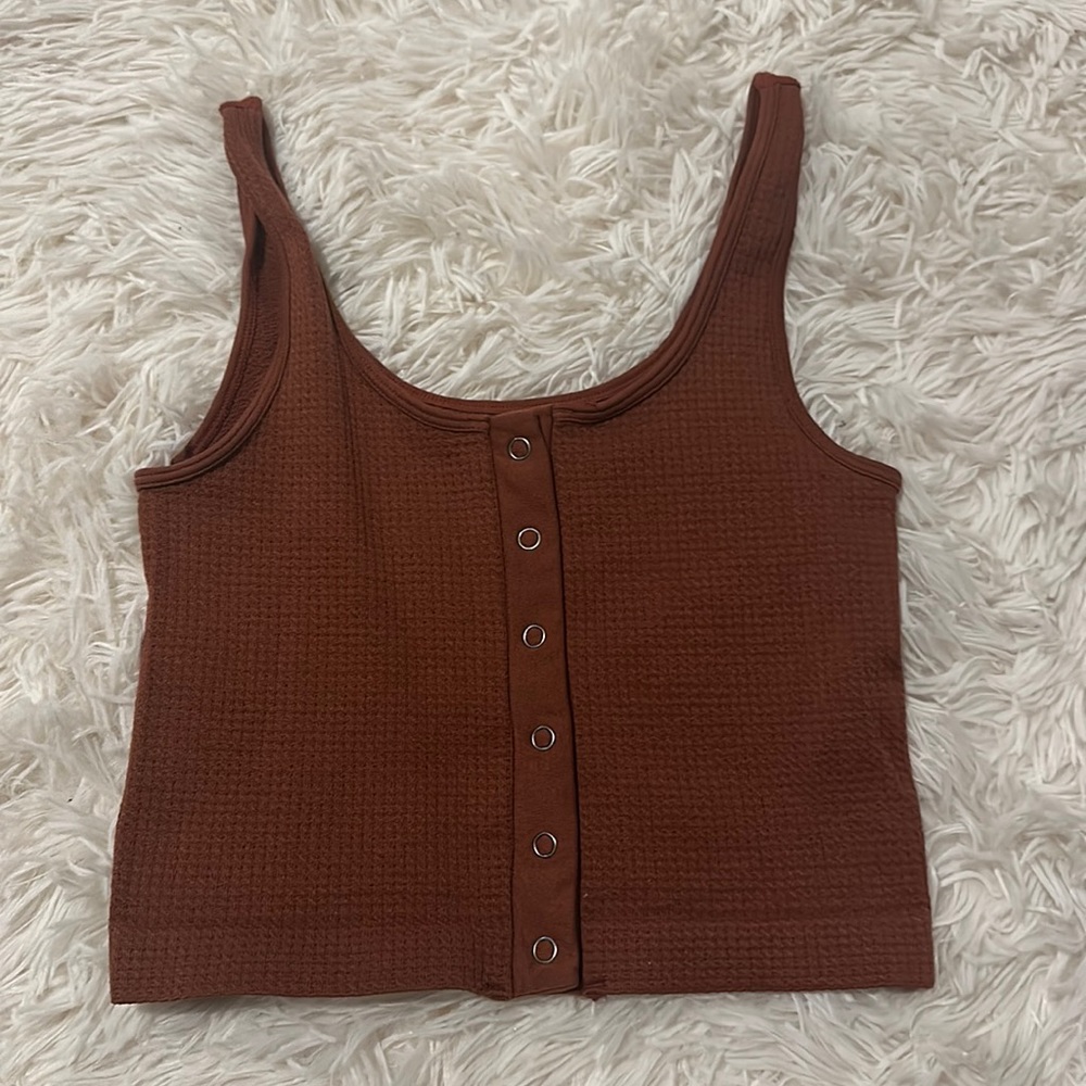 Crop top from Aeropostale has been worn, but good as new size xs